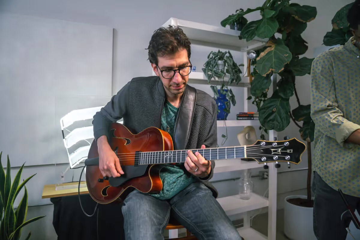 Master Jazz Guitar: 10 Steps to Learn Any Jazz Standards